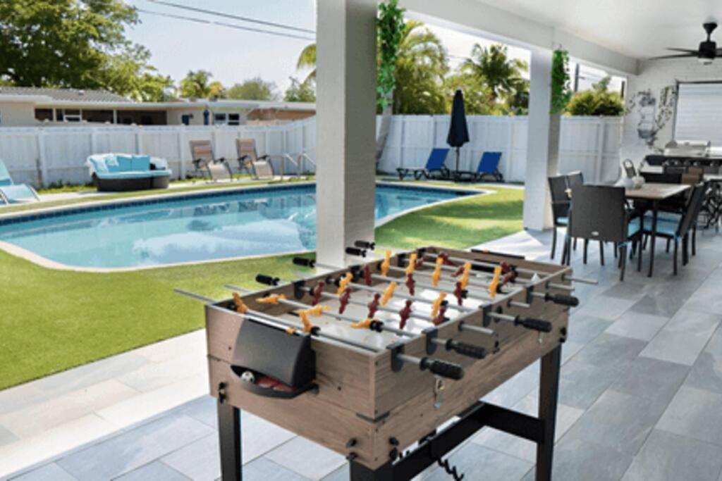 Villa Luxurious & Modern Open Floor Plan Heated Pool