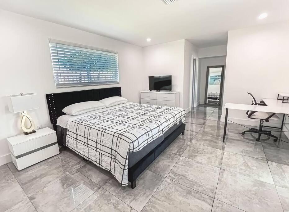 Luxurious & Modern Open Floor Plan Heated Pool
